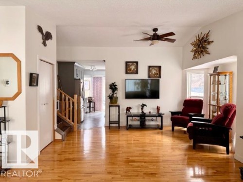 5607 54 Street, Beaumont, AB - Indoor Photo Showing Living Room