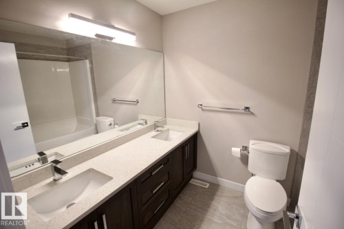 Upper 9385 Cooper Bend, Edmonton, AB - Indoor Photo Showing Bathroom