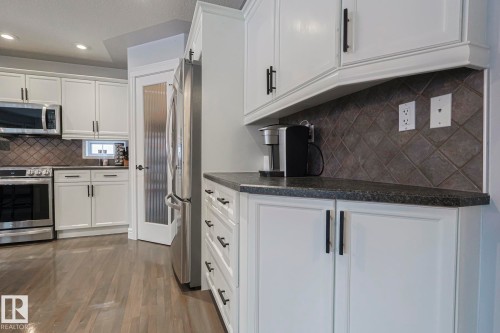 44 Normandeau Crescent, St. Albert, AB - Indoor Photo Showing Kitchen With Stainless Steel Kitchen With Upgraded Kitchen