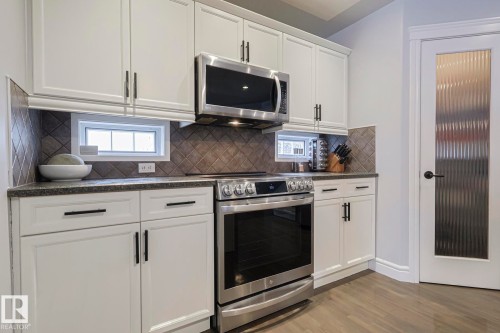 44 Normandeau Crescent, St. Albert, AB - Indoor Photo Showing Kitchen With Upgraded Kitchen