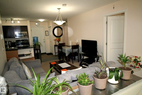 419 5816 Mullen Place, Edmonton, AB - Indoor