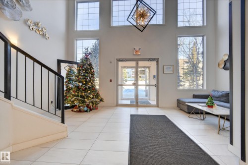 101 12110 106 Avenue, Edmonton, AB - Indoor Photo Showing Other Room