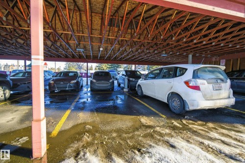 101 12110 106 Avenue, Edmonton, AB - Indoor Photo Showing Garage