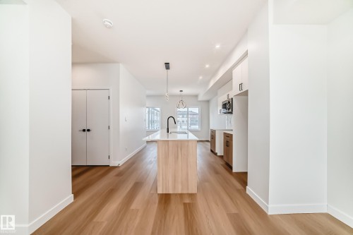 44 18120 28 Avenue, Edmonton, AB - Indoor Photo Showing Other Room