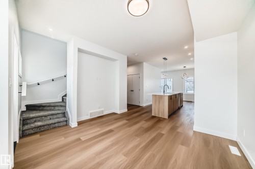 44 18120 28 Avenue, Edmonton, AB - Indoor