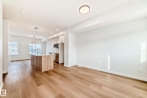44 18120 28 Avenue, Edmonton, AB - Indoor Photo Showing Kitchen
