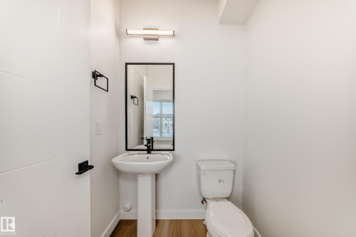 44 18120 28 Avenue, Edmonton, AB - Indoor Photo Showing Bathroom