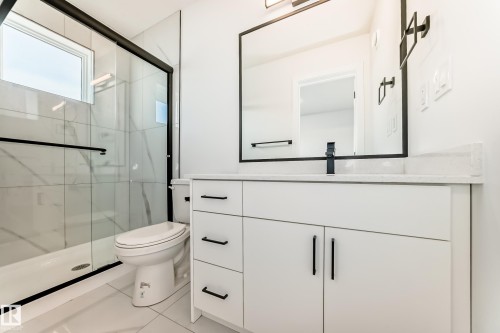 44 18120 28 Avenue, Edmonton, AB - Indoor Photo Showing Bathroom