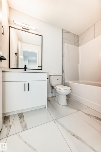 44 18120 28 Avenue, Edmonton, AB - Indoor Photo Showing Bathroom