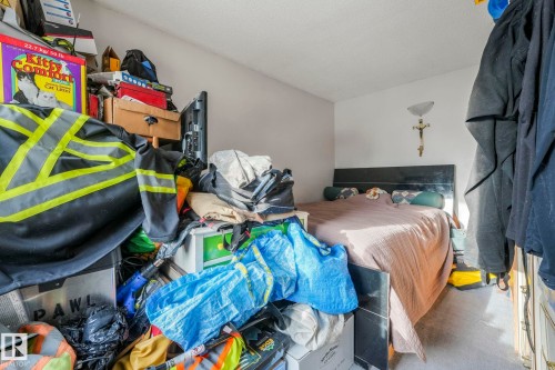 7424 128 Avenue, Edmonton, AB - Indoor Photo Showing Bedroom