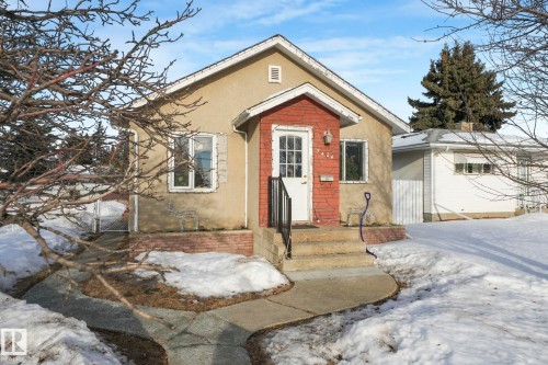 7424 128 Avenue  Edmonton, AB T5C 1T1