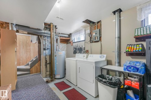 7424 128 Avenue, Edmonton, AB - Indoor Photo Showing Laundry Room