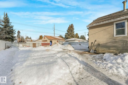 7424 128 Avenue, Edmonton, AB - Outdoor