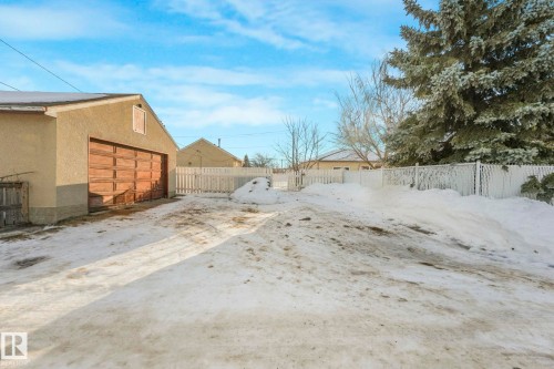 7424 128 Avenue, Edmonton, AB - Outdoor