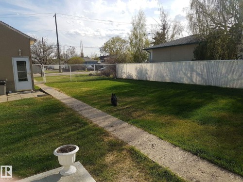 7424 128 Avenue, Edmonton, AB - Outdoor
