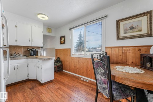 7424 128 Avenue, Edmonton, AB - Indoor