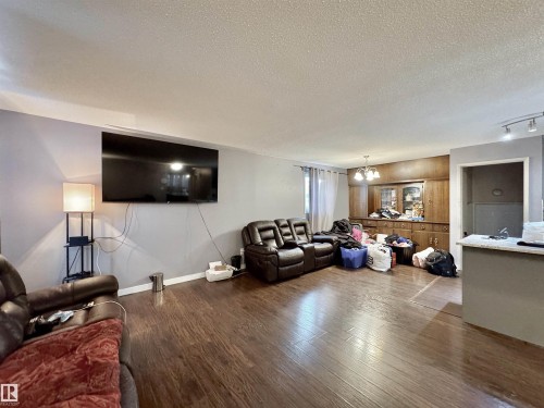 14304 79 Street, Edmonton, AB - Indoor Photo Showing Living Room