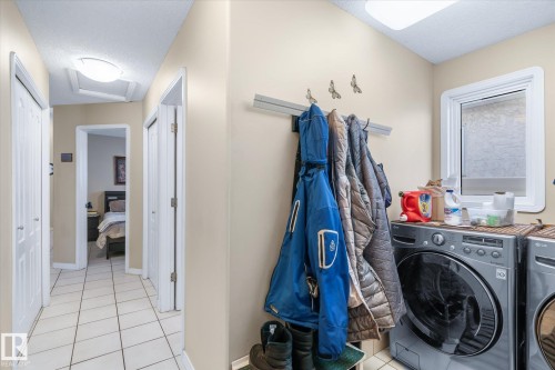 7020 157 Avenue, Edmonton, AB - Indoor Photo Showing Laundry Room
