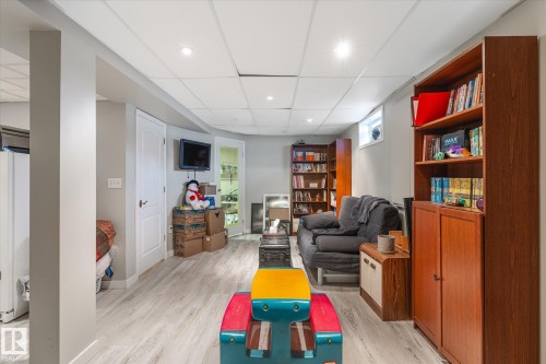 7020 157 Avenue, Edmonton, AB - Indoor