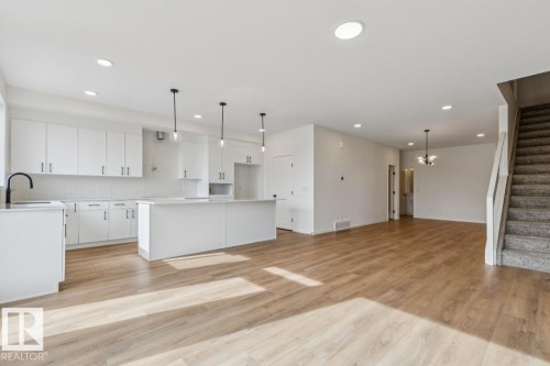 3035 5 Avenue, Edmonton, AB - Indoor Photo Showing Kitchen With Upgraded Kitchen