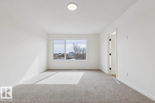 3035 5 Avenue, Edmonton, AB - Indoor Photo Showing Other Room