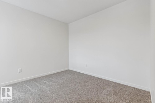 3035 5 Avenue, Edmonton, AB - Indoor Photo Showing Other Room