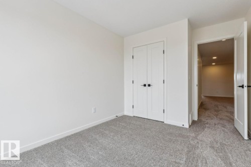 3035 5 Avenue, Edmonton, AB - Indoor Photo Showing Other Room