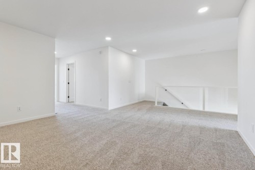 3035 5 Avenue, Edmonton, AB - Indoor Photo Showing Other Room