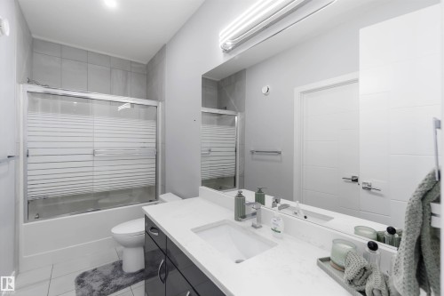 5732 Keeping Crescent, Edmonton, AB - Indoor Photo Showing Bathroom