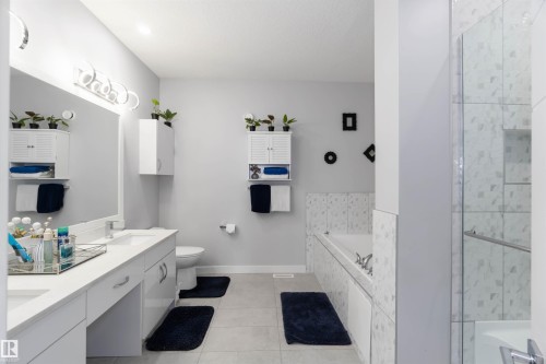 5732 Keeping Crescent, Edmonton, AB - Indoor Photo Showing Bathroom