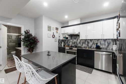 5732 Keeping Crescent, Edmonton, AB - Indoor Photo Showing Other Room