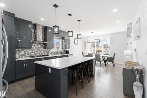 5732 Keeping Crescent, Edmonton, AB - Indoor Photo Showing Kitchen With Upgraded Kitchen