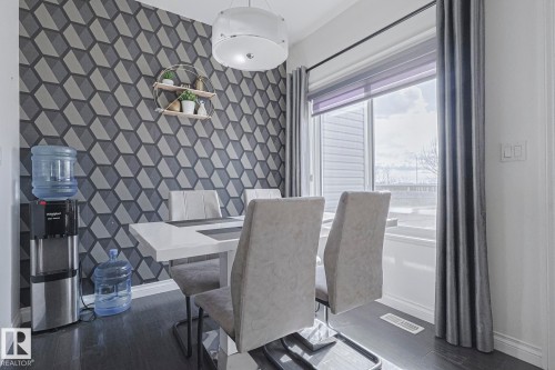 720 Charlesworth Way, Edmonton, AB - Indoor Photo Showing Other Room