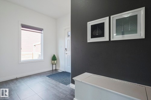 720 Charlesworth Way, Edmonton, AB - Indoor Photo Showing Other Room