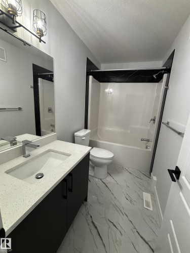 2137 209A Street Nw, Edmonton, AB - Indoor Photo Showing Bathroom