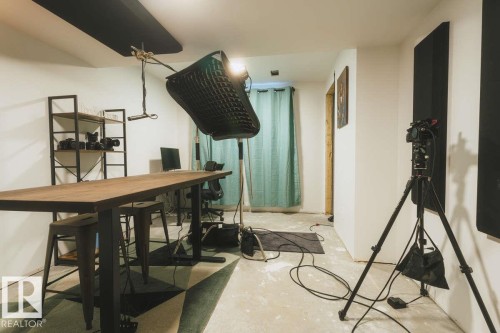 3732 214 Street, Edmonton, AB - Indoor