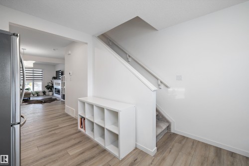 616 Kinglet Boulevard, Edmonton, AB - Indoor Photo Showing Other Room