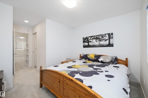 616 Kinglet Boulevard, Edmonton, AB - Indoor Photo Showing Bedroom