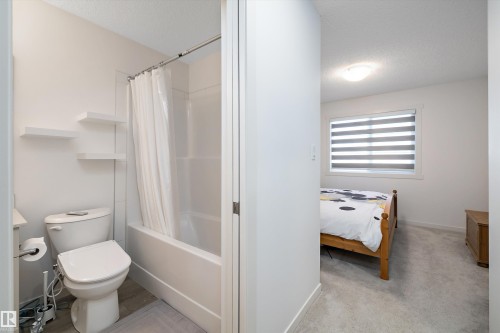 616 Kinglet Boulevard, Edmonton, AB - Indoor Photo Showing Bathroom