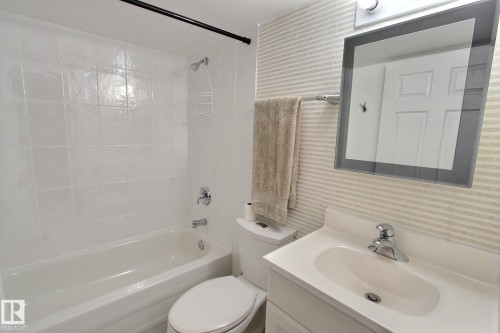 4417 44 Street, Stony Plain, AB - Indoor Photo Showing Bathroom