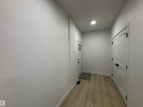2028 210 Street Nw, Edmonton, AB - Indoor Photo Showing Other Room