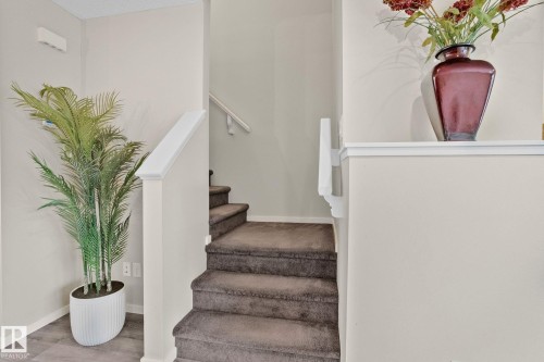 2830 18A Avenue, Edmonton, AB - Indoor Photo Showing Other Room