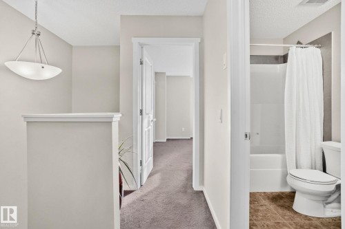2830 18A Avenue, Edmonton, AB - Indoor Photo Showing Bathroom