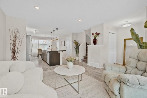 2830 18A Avenue, Edmonton, AB - Indoor Photo Showing Living Room