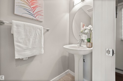 56 655 Watt Boulevard, Edmonton, AB - Indoor Photo Showing Bathroom