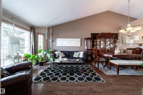 5 Emerson Place, St. Albert, AB - Indoor Photo Showing Living Room