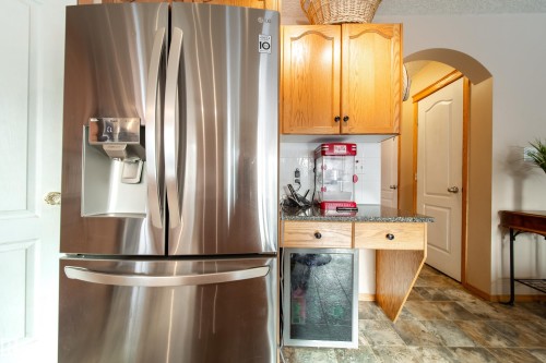 5 Emerson Place, St. Albert, AB - Indoor Photo Showing Kitchen