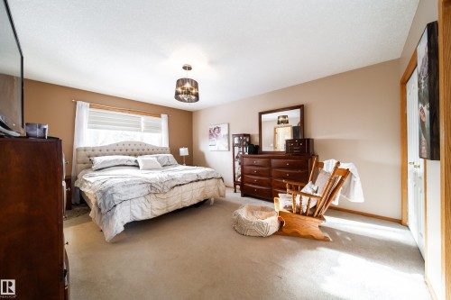 5 Emerson Place, St. Albert, AB - Indoor Photo Showing Bedroom