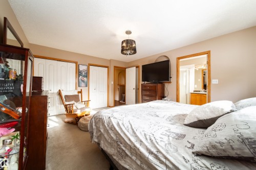 5 Emerson Place, St. Albert, AB - Indoor Photo Showing Bedroom