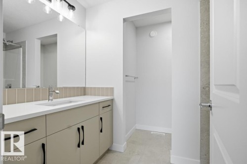 9115 Elves Loop, Edmonton, AB - Indoor Photo Showing Bathroom